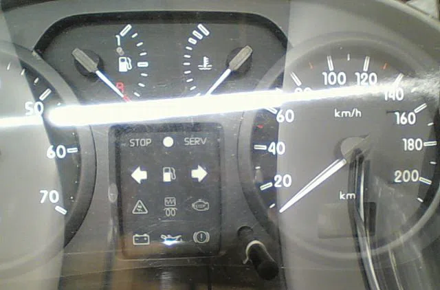 Compteur Renault KANGOO (KC0-1_) 1.2 16v (kc05, kc06, kc03, kc0t, kc0w, kc1d) (2001) occasion — photo 3