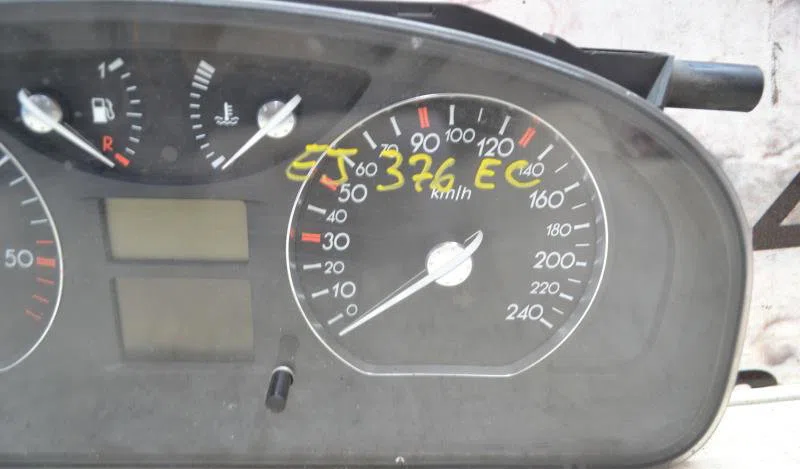Compteur RENAULT LAGUNA 1 PHASE 2 BREAK occasion