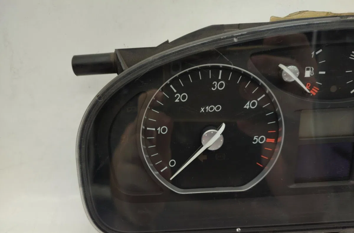 Compteur RENAULT LAGUNA 2 PHASE 1 occasion — photo 2