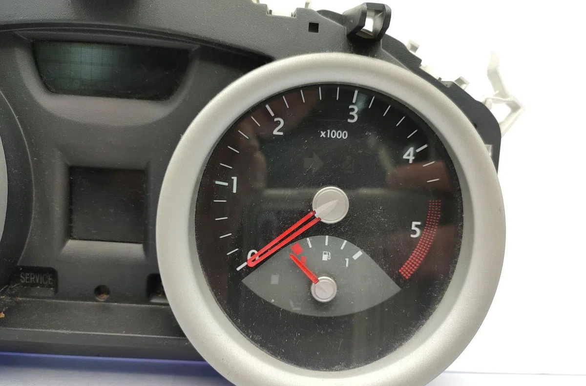 Compteur RENAULT MEGANE 2 PHASE 1 BREAK occasion — photo 2