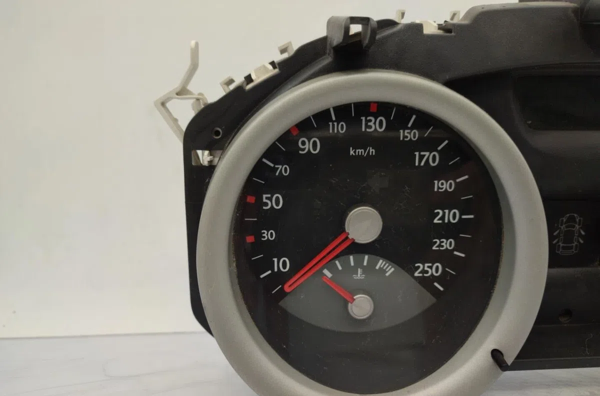 Compteur RENAULT MEGANE 2 PHASE 1 BREAK occasion — photo 3