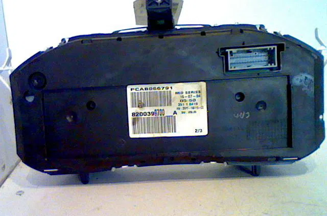 Compteur RENAULT MEGANE II 2004 occasion — photo 2