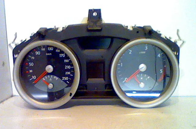 Compteur RENAULT MEGANE II 2004 occasion — photo 3