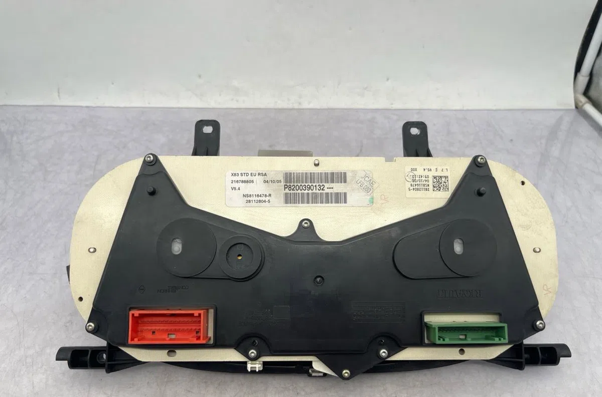 Compteur RENAULT TRAFIC 2 PHASE 1 occasion — photo 4