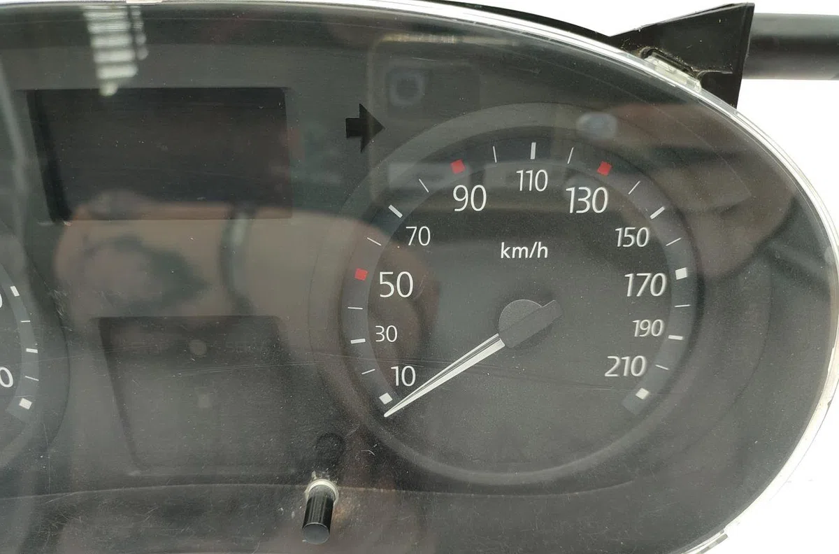 Compteur RENAULT TRAFIC 2 PHASE 2 occasion — photo 3