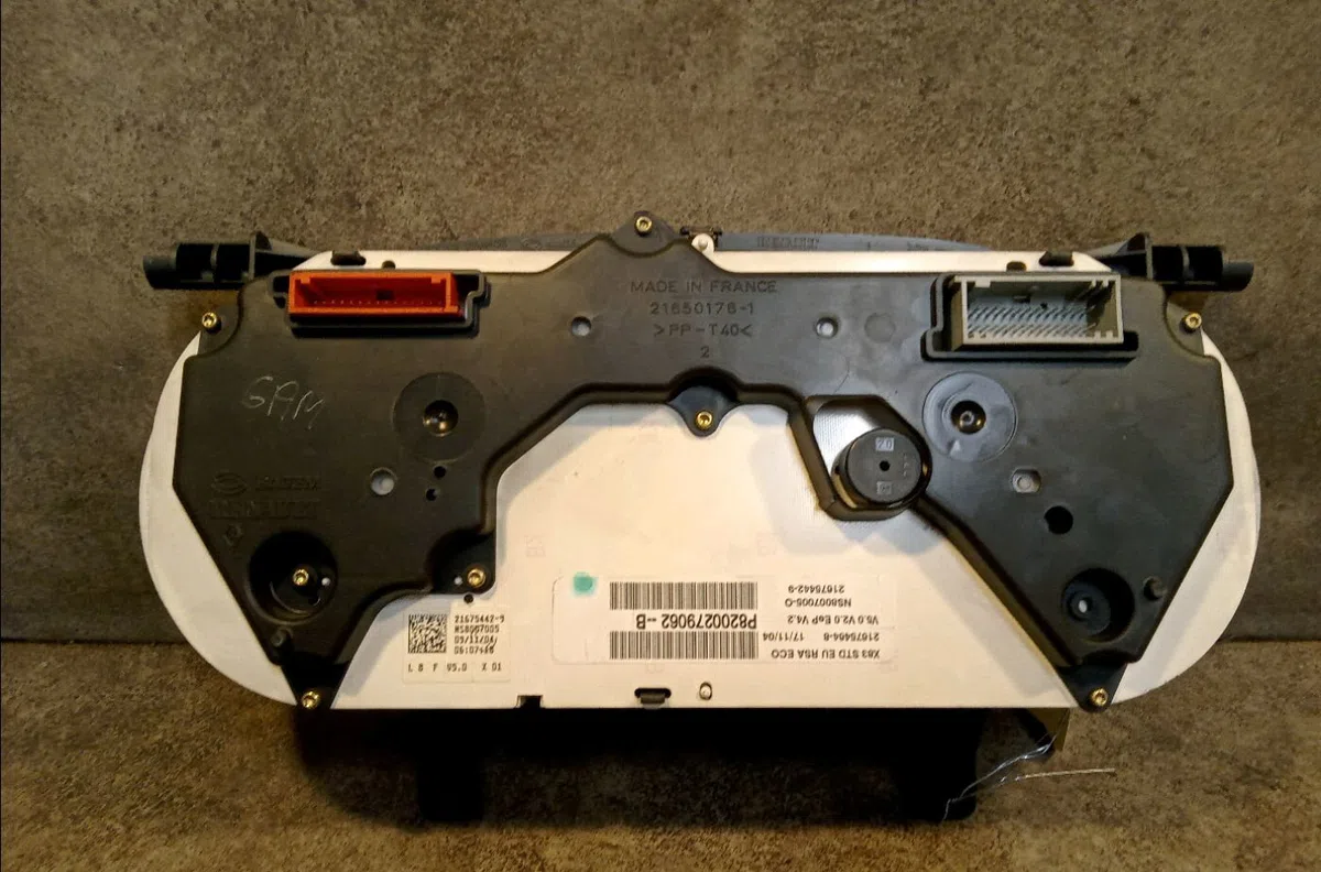 Compteur Renault TRAFIC II Camionnette (FL) 1.9 dci 100 (fl0c) (2001-2006) occasion — photo 2