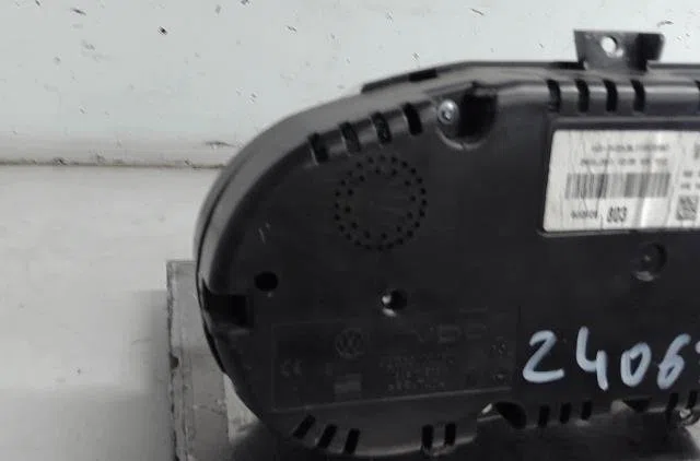 Compteur Seat IBIZA IV (6J5, 6P1) 1.2 tsi (2010-2012) 5 portes occasion — photo 2