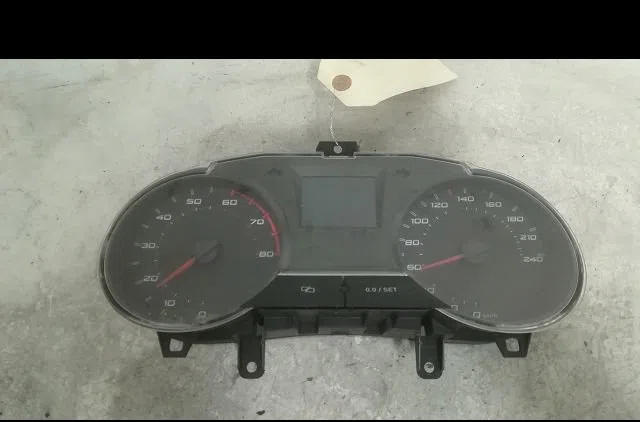 Compteur Seat IBIZA IV (6J5, 6P1) 1.4 (2008-2015) occasion — photo 4