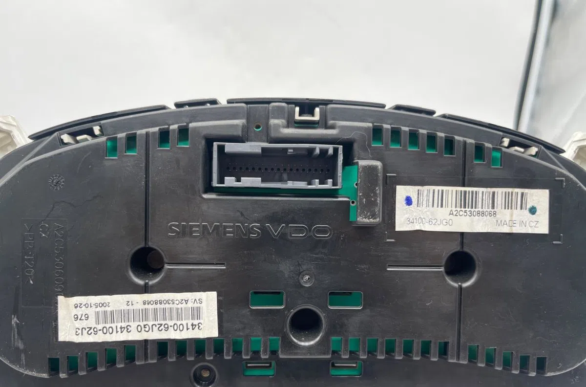 Compteur SUZUKI SWIFT 3 occasion — photo 2