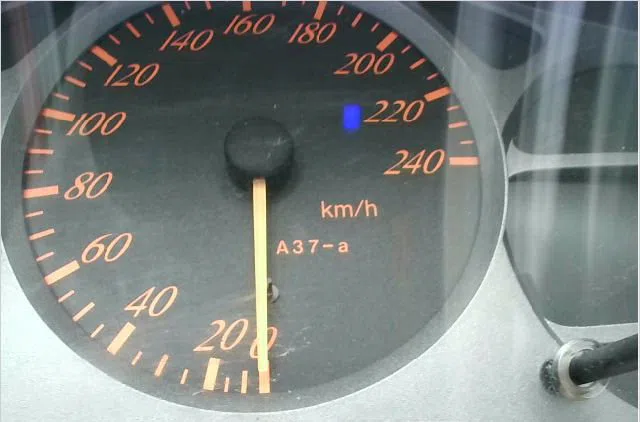 Compteur Toyota CELICA Coupé (_T23_) 1.8 16v vt-i (zzt230_) (1999-2005) occasion — photo 2