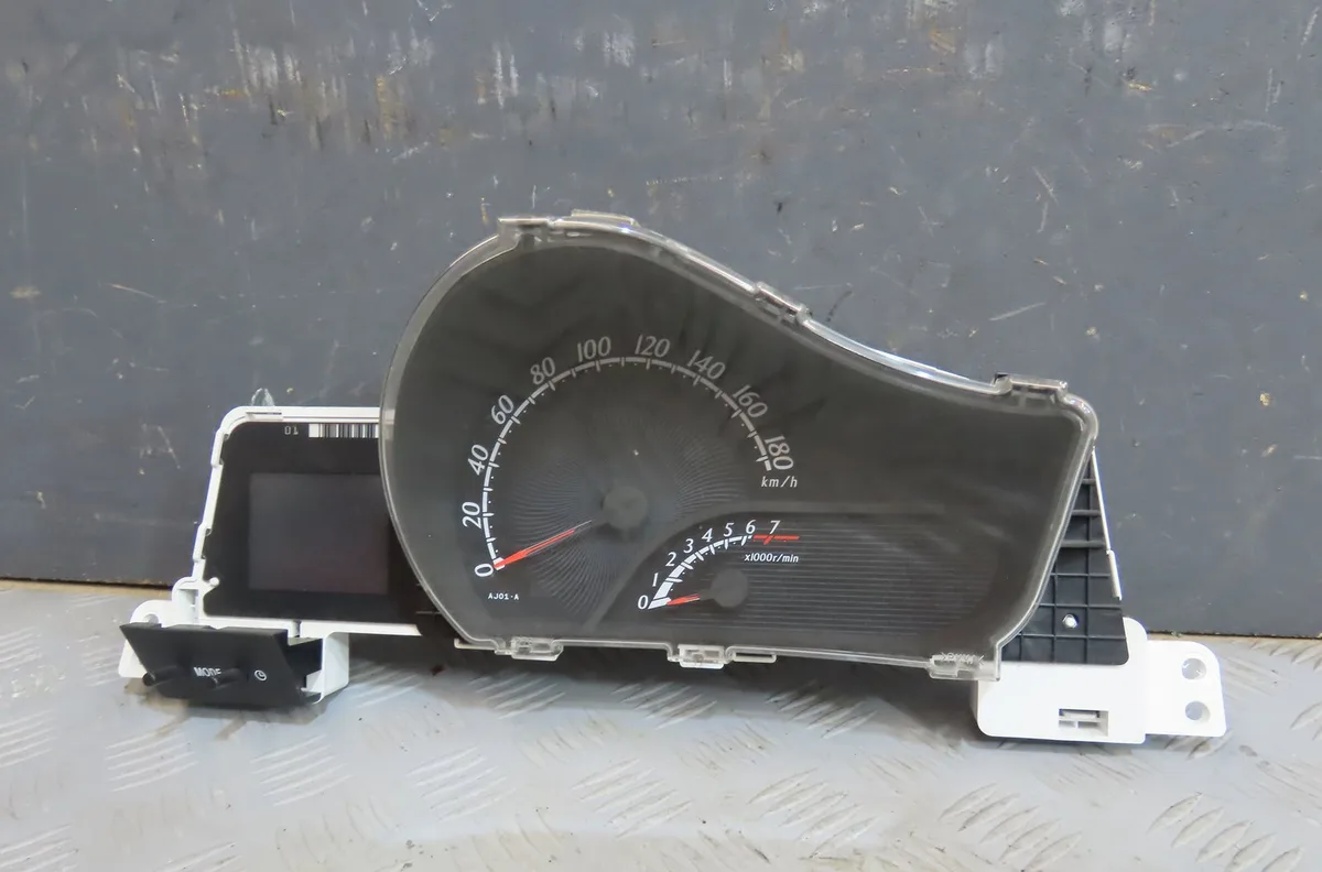 Compteur Toyota IQ (_J1_) 1.0 (kgj10_) (2009-2015) occasion