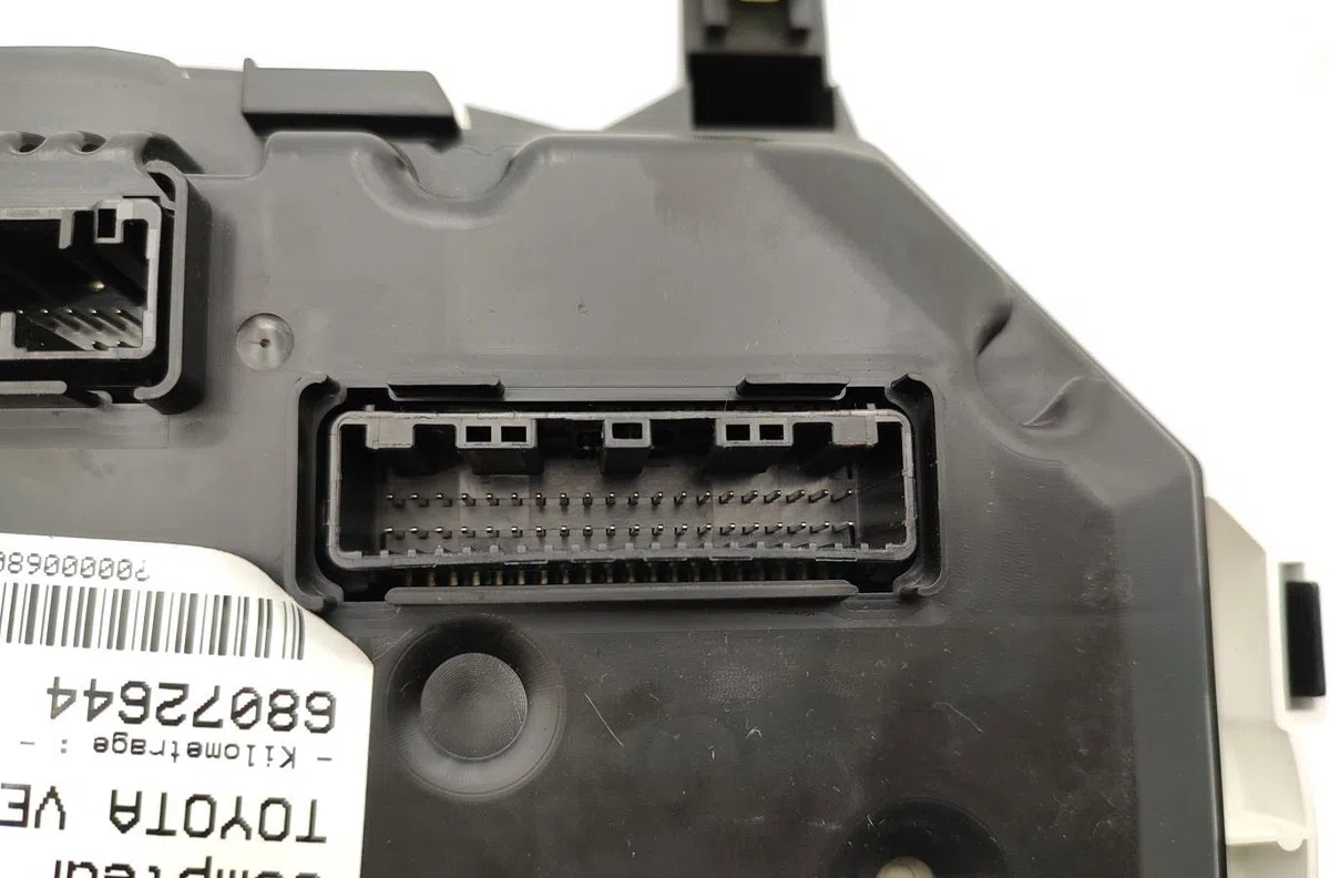Compteur TOYOTA VERSO-S PHASE 1 occasion — photo 4
