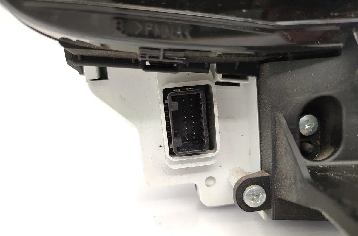 Compteur TOYOTA YARIS 2 PHASE 1 occasion — photo 2
