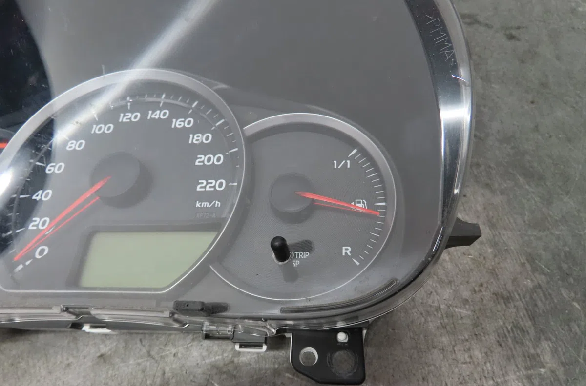 Compteur Toyota YARIS (_P13_) 1.4 d (nlp130_) (2011) occasion