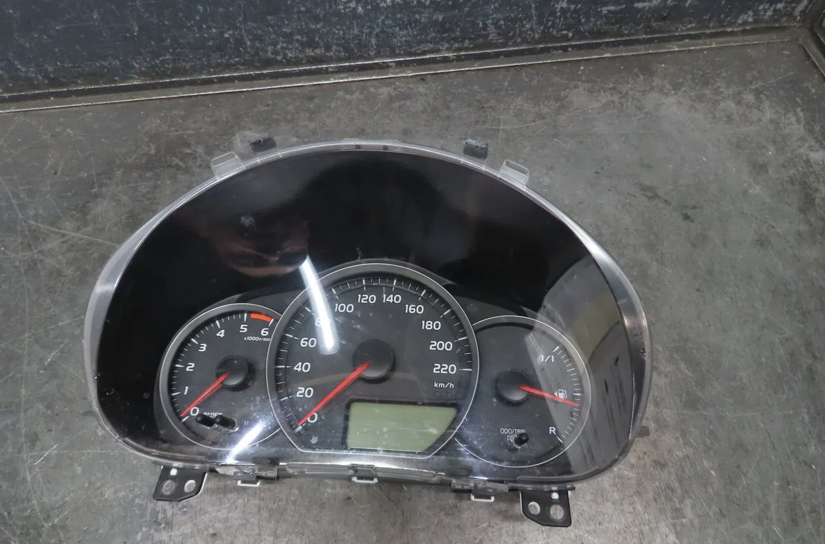 Compteur Toyota YARIS (_P13_) 1.4 d (nlp130_) (2011) occasion — photo 3
