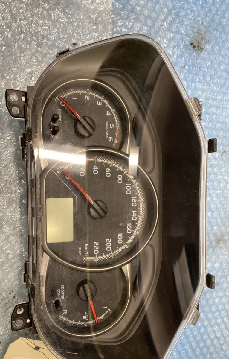 Compteur Toyota YARIS (_P13_) 1.4 d (nlp130_) (2011) occasion