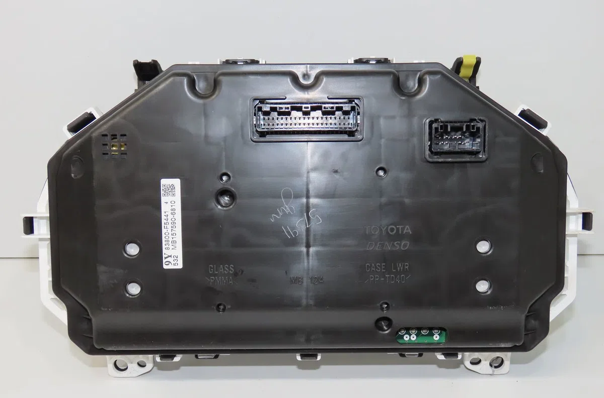 Compteur Toyota YARIS (_P13_) 1.5 hybrid (nhp130_) (2012) occasion