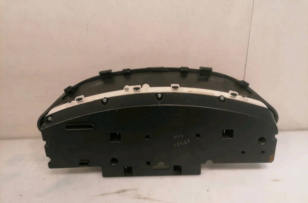 Compteur Toyota YARIS (_P9_) 1.33 vvt-i (nsp90_) (2008-2011) occasion — photo 4