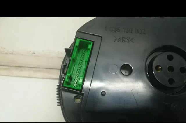 Compteur Volkswagen GOLF IV (1J1) 1.9 tdi (1997-2004) 3 portes occasion — photo 4