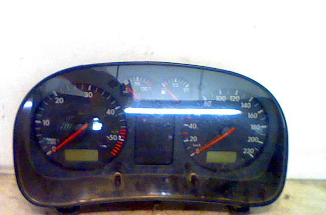 Compteur VOLKSWAGEN GOLF IV 2000 occasion — photo 2