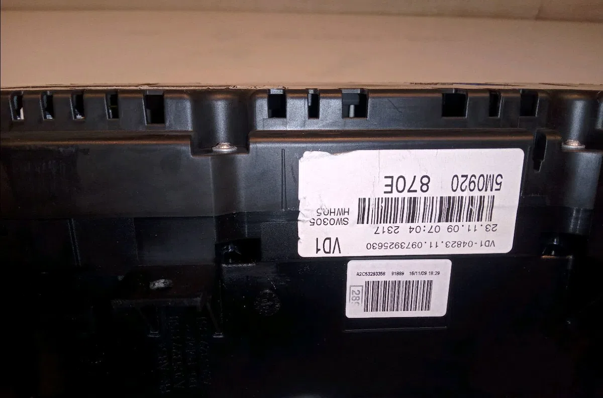 Compteur Volkswagen GOLF PLUS V (5M1, 521) 1.6 tdi (2009-2013) 5 portes occasion — photo 3