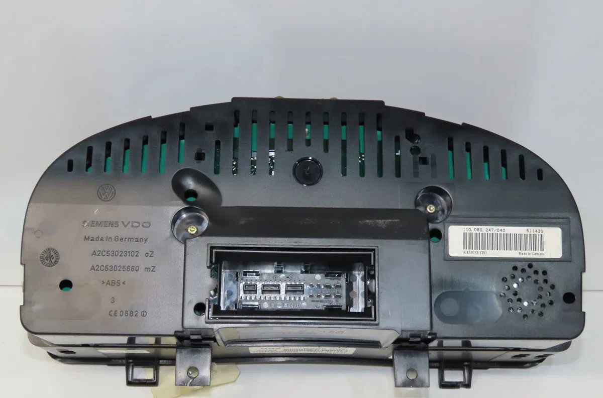 Compteur Volkswagen GOLF V (1K1) 1.6 fsi (2003-2008) occasion — photo 2