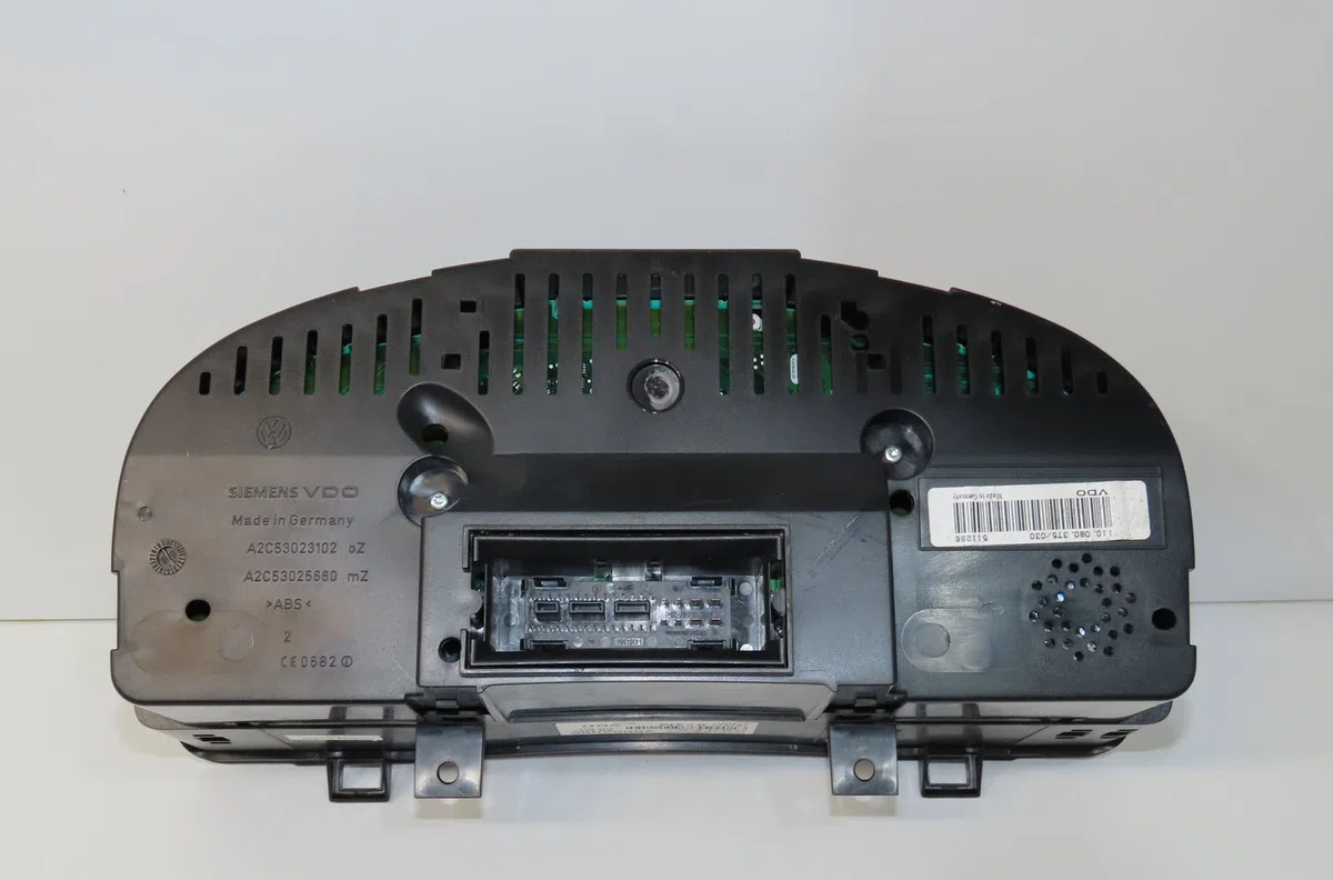 Compteur Volkswagen GOLF V (1K1) 1.9 tdi (2003-2008) 5 portes occasion — photo 2