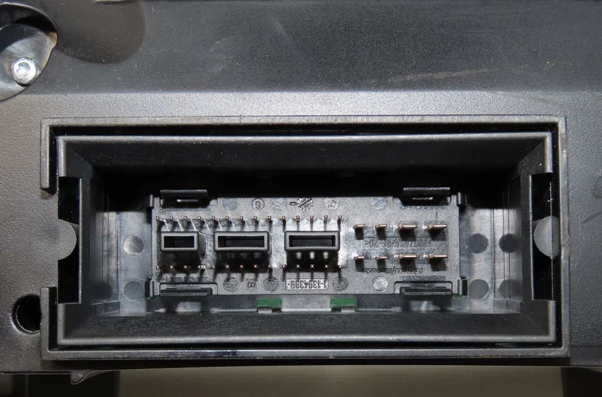 Compteur Volkswagen GOLF V (1K1) 1.9 tdi (2003-2008) 5 portes occasion — photo 4