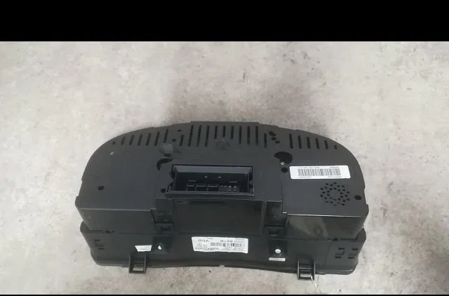 Compteur Volkswagen GOLF V (1K1) 1.9 tdi (2003-2008) occasion — photo 2