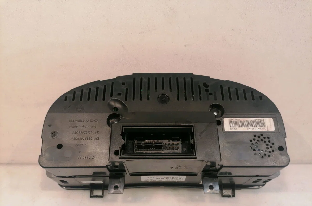 Compteur Volkswagen GOLF V (1K1) 2.0 tdi 16v (2003-2008) occasion — photo 2