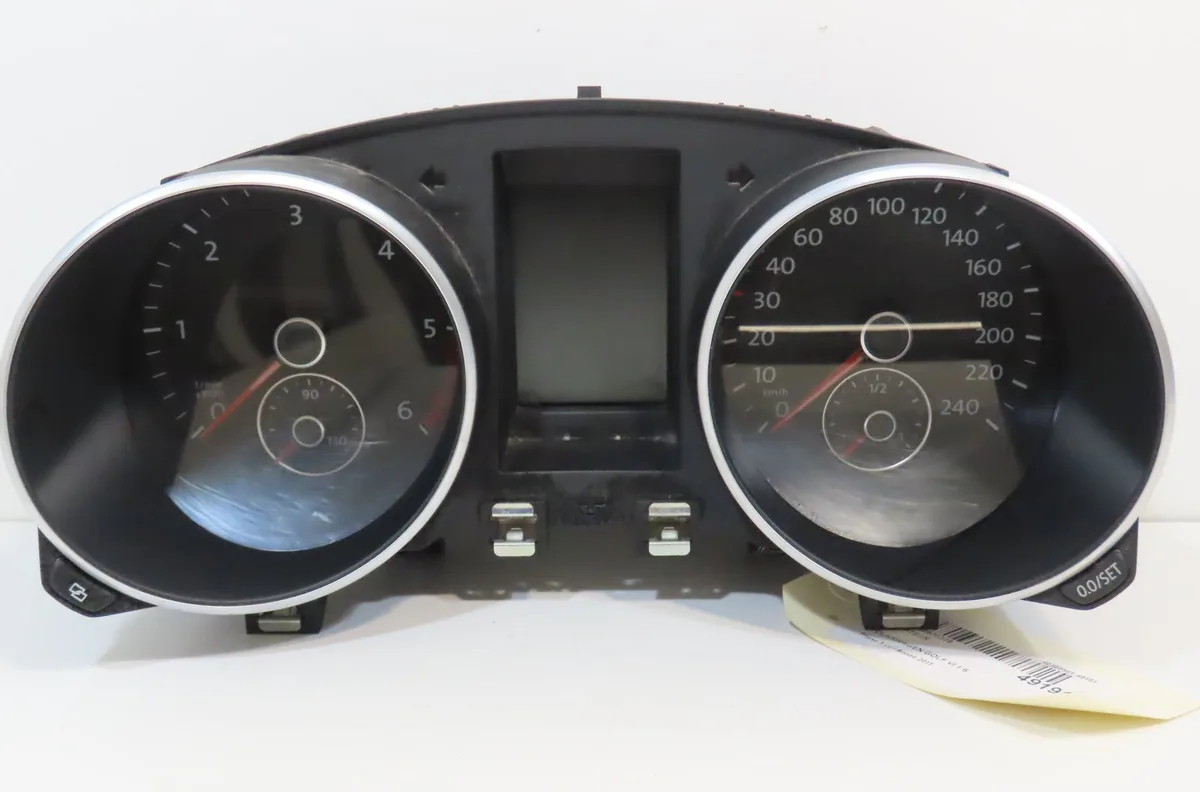 Compteur Volkswagen GOLF VI (5K1) 1.6 tdi (2009-2012) 5 portes occasion