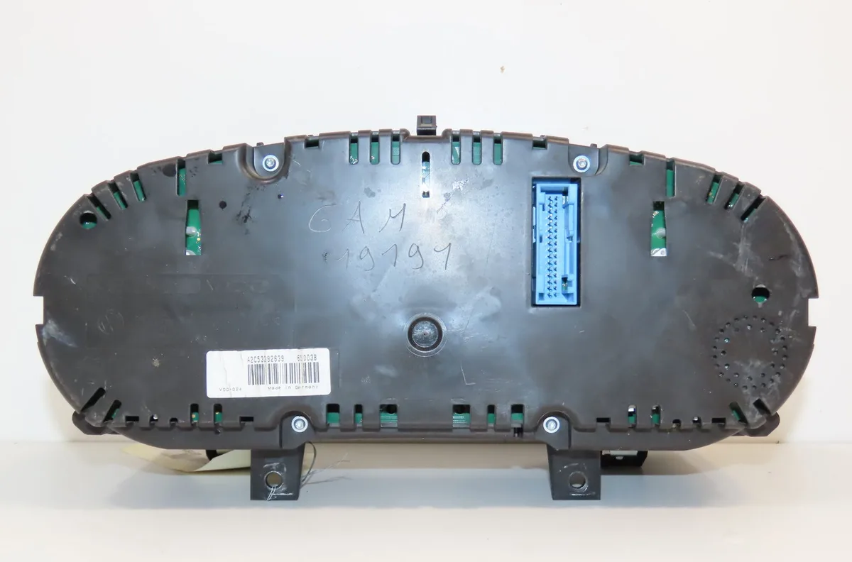 Compteur Volkswagen GOLF VI (5K1) 1.6 tdi (2009-2012) 5 portes occasion — photo 2
