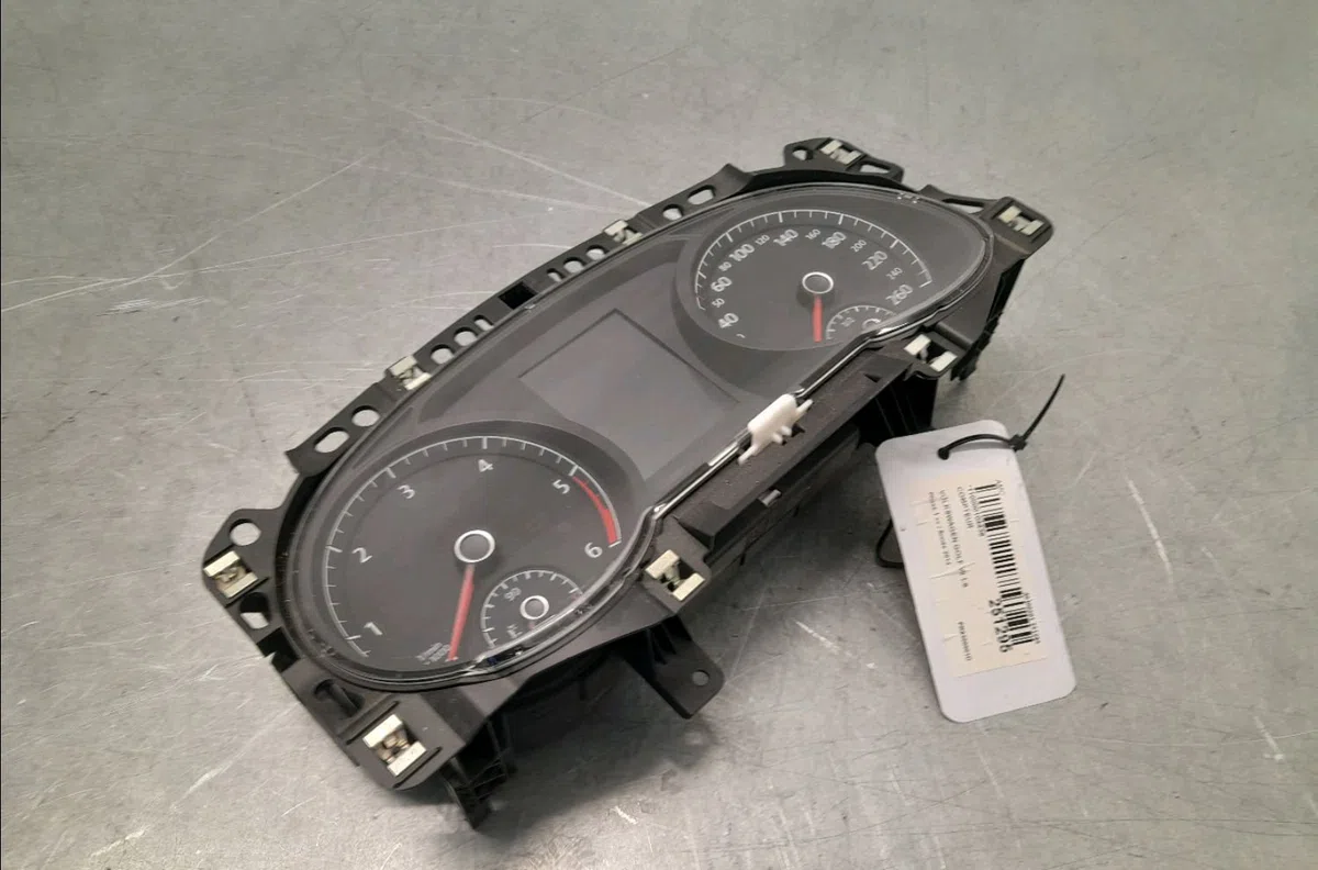Compteur Volkswagen GOLF VII (5G1, BQ1, BE1, BE2) 1.6 tdi (2012-2017) occasion
