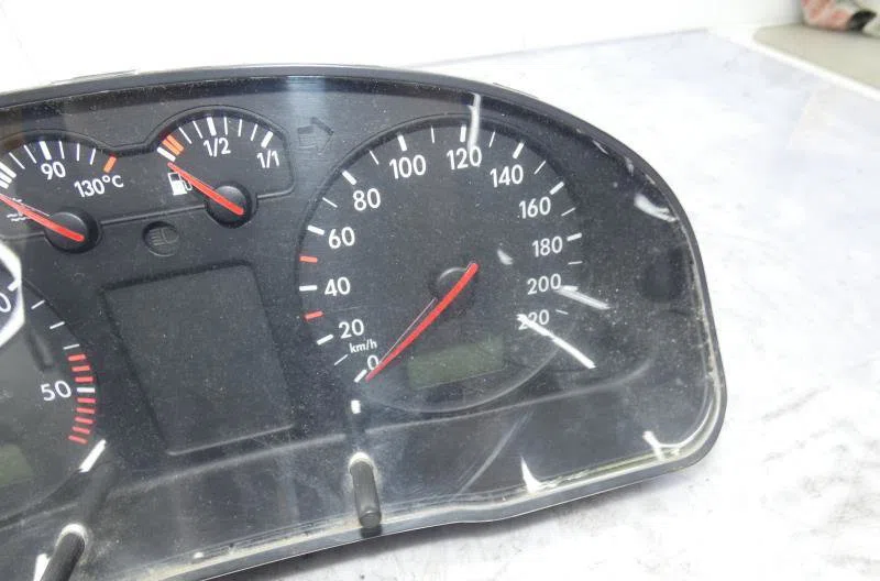 Compteur VOLKSWAGEN PASSAT 4 PHASE 1 BREAK occasion — photo 3