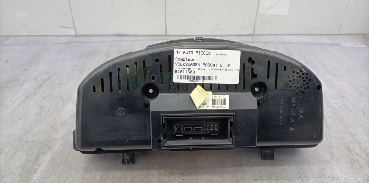 Compteur VOLKSWAGEN PASSAT 5 occasion — photo 4