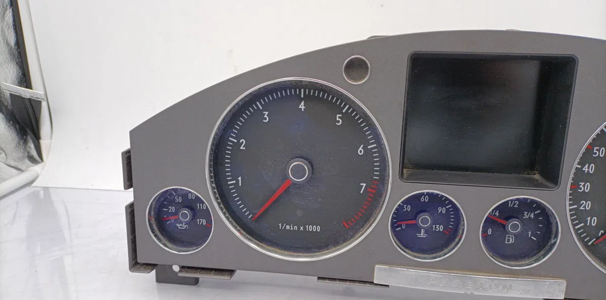 Compteur VOLKSWAGEN PHAETON PHASE 1 occasion — photo 2