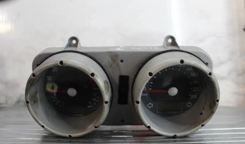 Compteur VOLKSWAGEN POLO 3 PHASE 2 occasion — photo 2