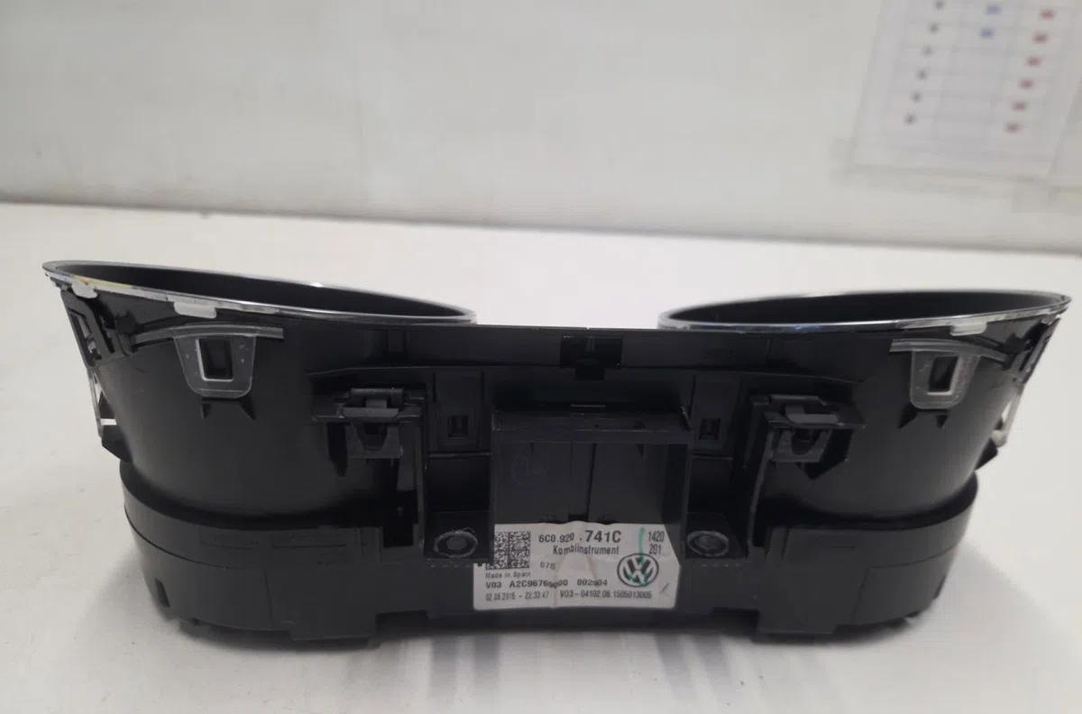 Compteur VOLKSWAGEN POLO 5 PHASE 2 occasion — photo 2
