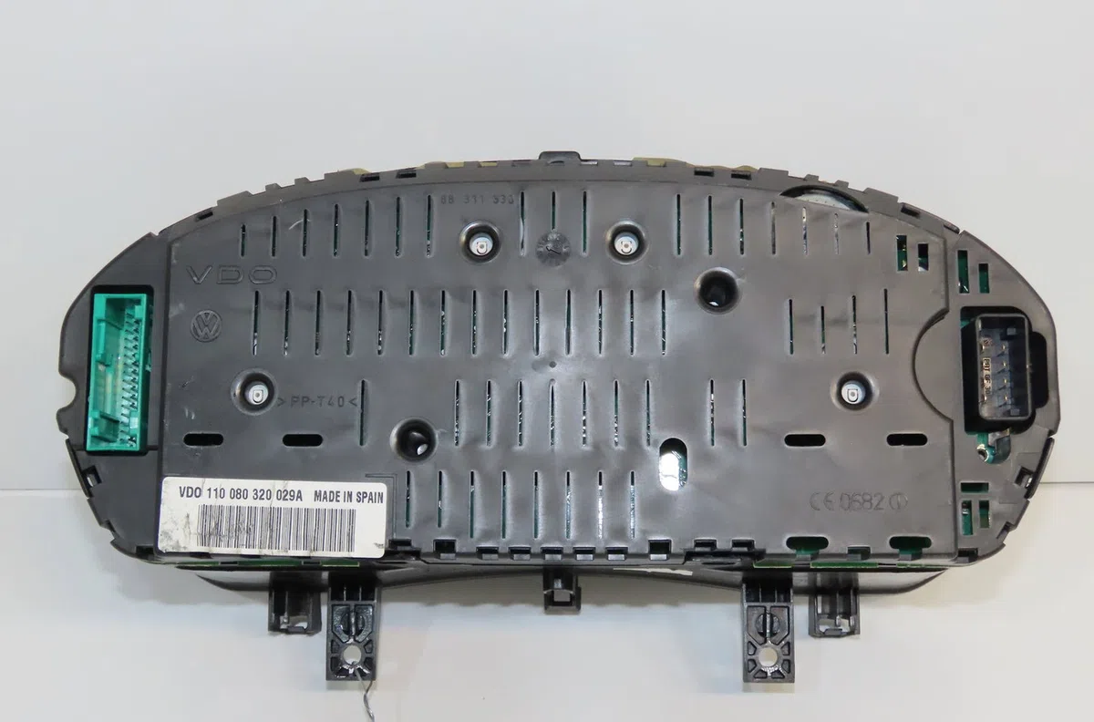 Compteur Volkswagen POLO (9N_, 9A_) 1.4 16v (2001-2008) occasion — photo 2