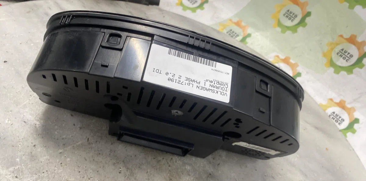 Compteur VOLKSWAGEN TOURAN 1 PHASE 2 occasion — photo 2