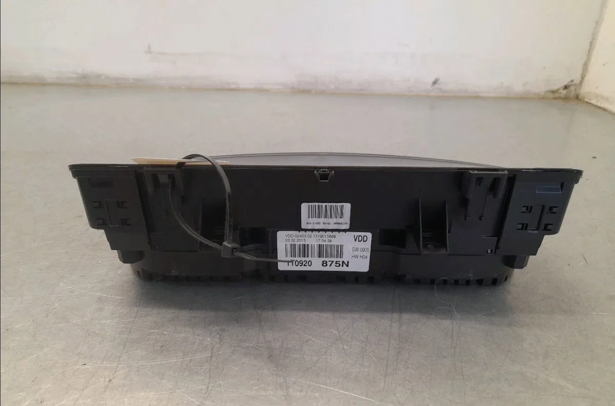 Compteur Volkswagen TOURAN (1T3) 1.6 tdi (2010-2015) 5 portes occasion — photo 2
