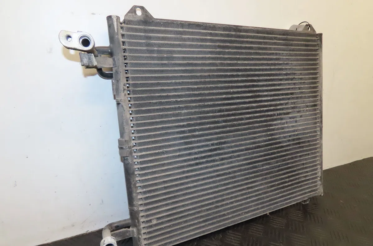Condenseur clim Audi A2 (8Z0) 1.4 (2000-2005) 5 portes occasion — photo 2