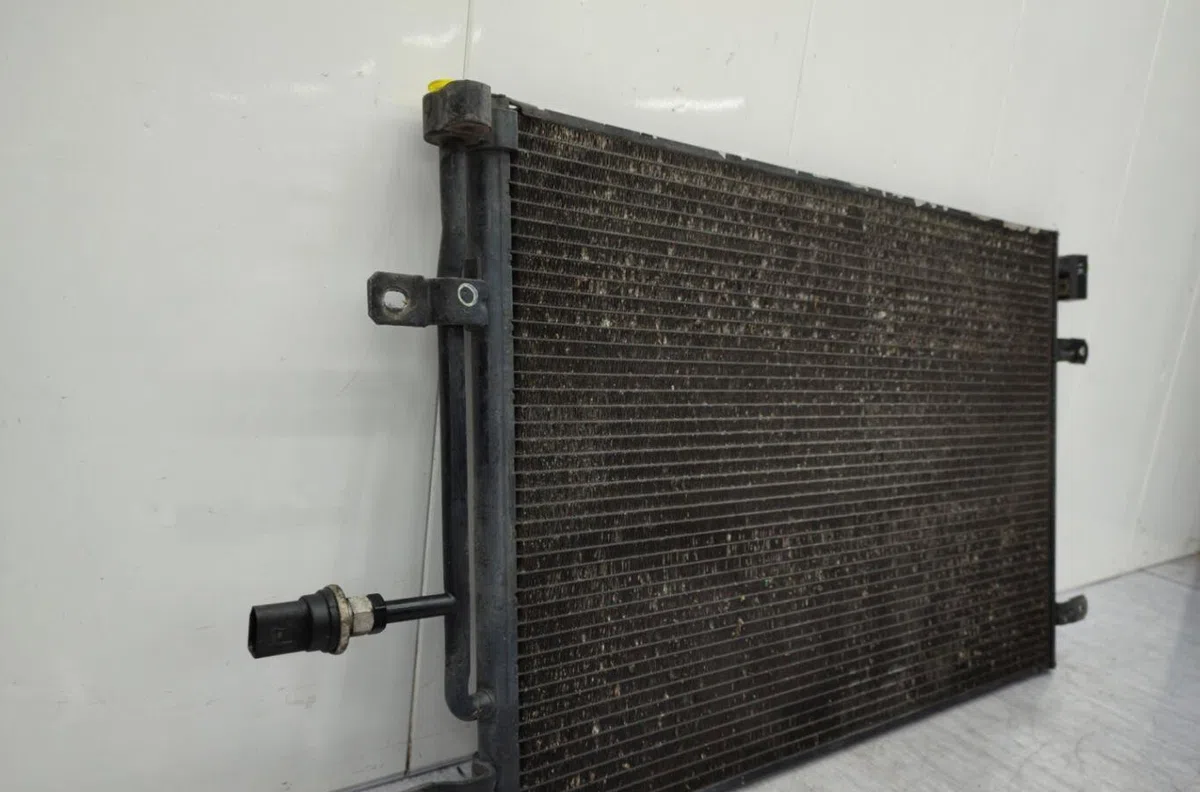 Condenseur clim AUDI A4 2 AVANT PHASE 2 BREAK occasion — photo 2
