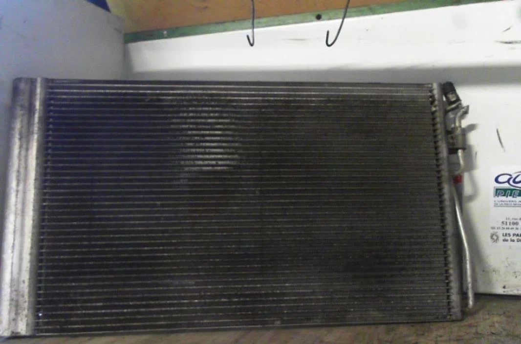Condenseur clim Bmw 5 Touring (E61) 535 d (2004-2010) occasion — photo 2