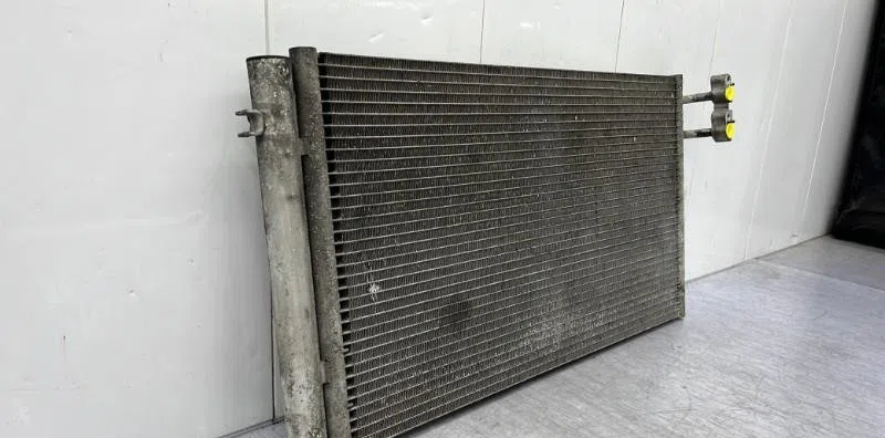 Condenseur clim BMW SERIE 1 E87 PHASE 1 occasion — photo 3