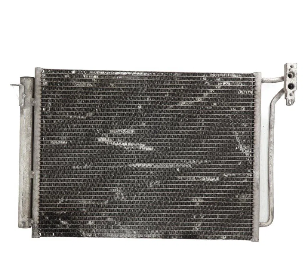 Condenseur clim Bmw X5 (E53) 4.8 is (2004-2006) occasion — photo 2