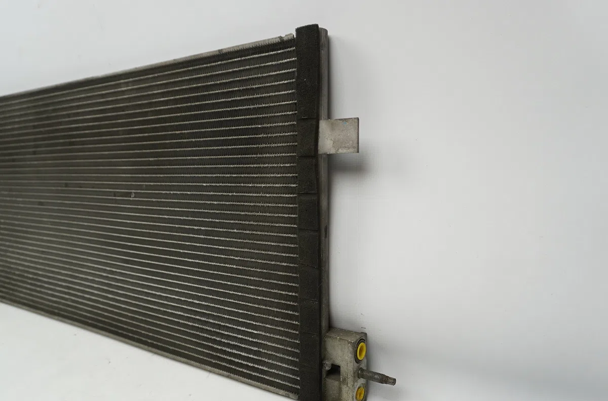Condenseur clim Chevrolet AVEO 3-5 portes (T300) 1.3 d (2011-2015) occasion — photo 4