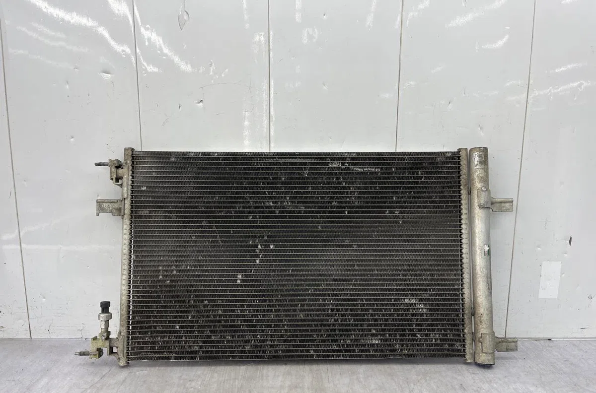 Condenseur clim CHEVROLET CRUZE BREAK occasion — photo 2