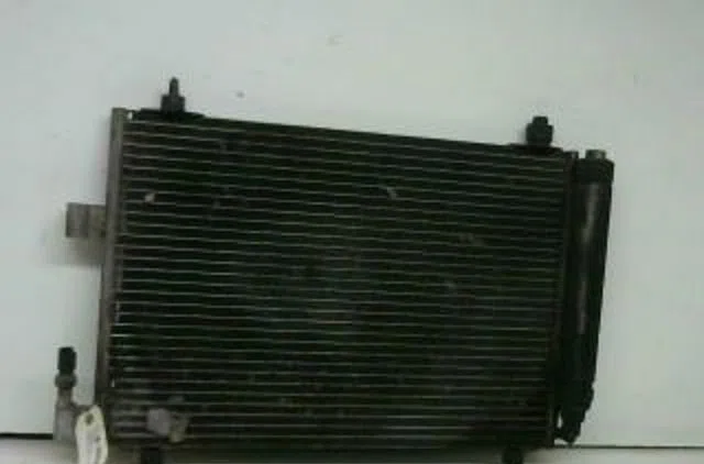 Condenseur clim Citroën C5 I Break (DE_) 2.2 hdi (de4hxb, de4hxe) (2001-2004) occasion — photo 2
