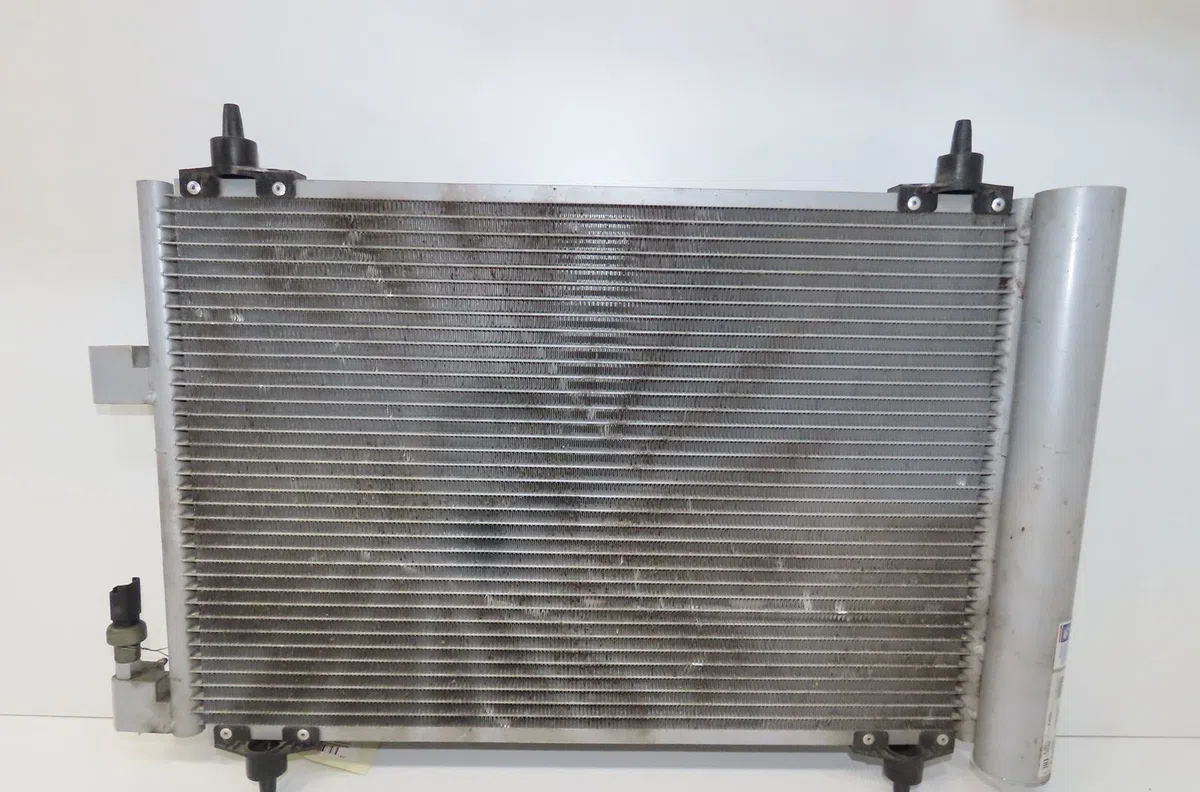 Condenseur clim Citroen C5 I (DC_) 2.0 hdi (dcrhyb) (2001-2004) occasion — photo 3